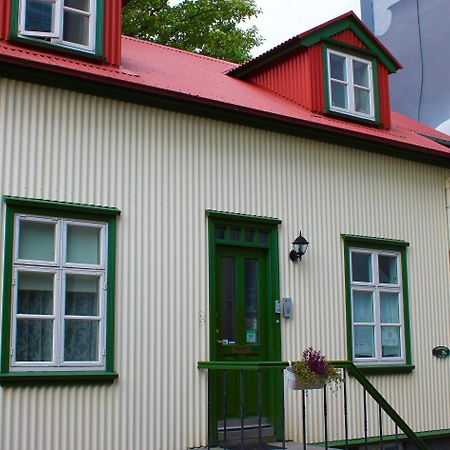 Grettir Guesthouse Рейкьявик Экстерьер фото