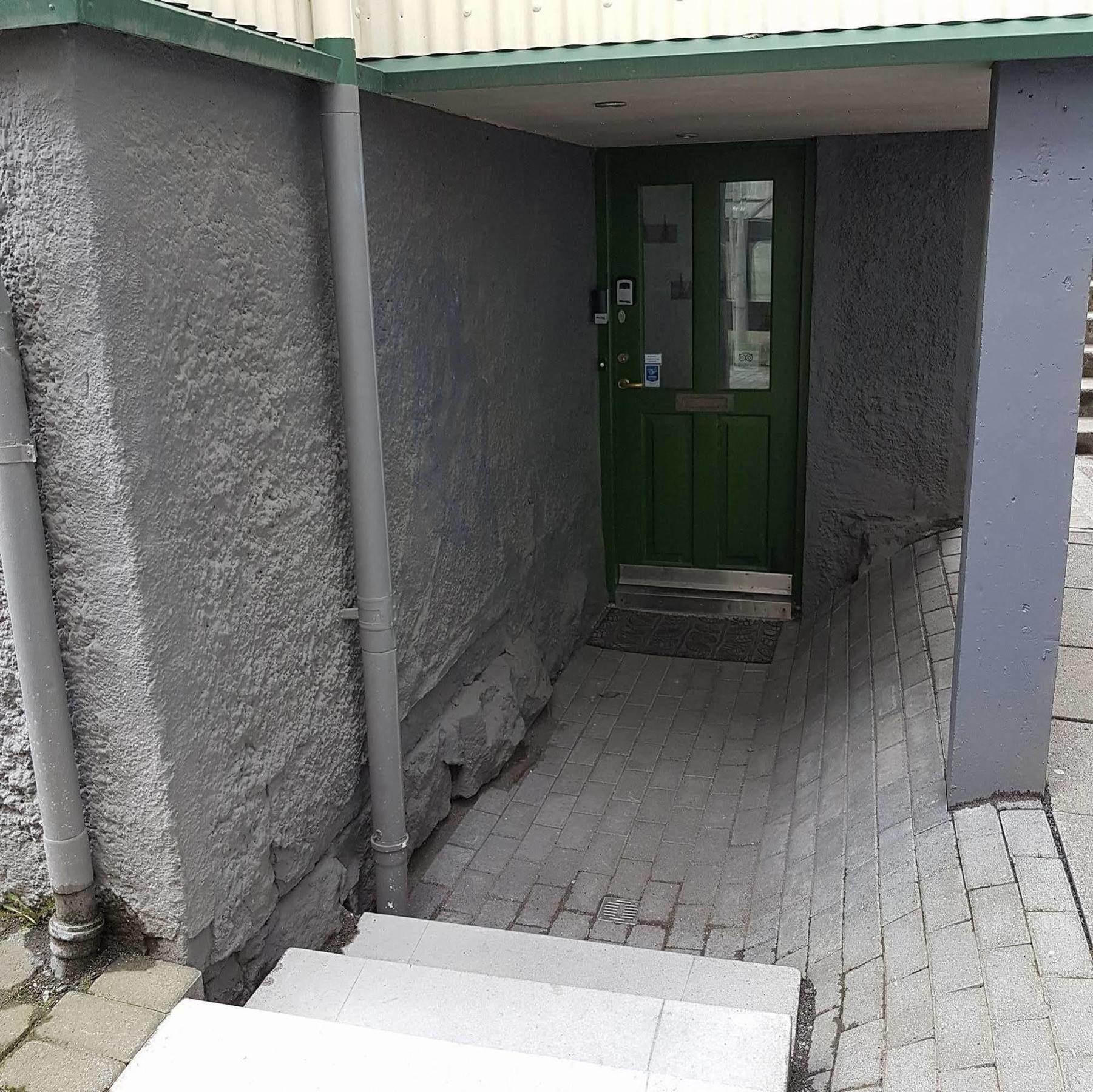 Grettir Guesthouse Рейкьявик Экстерьер фото