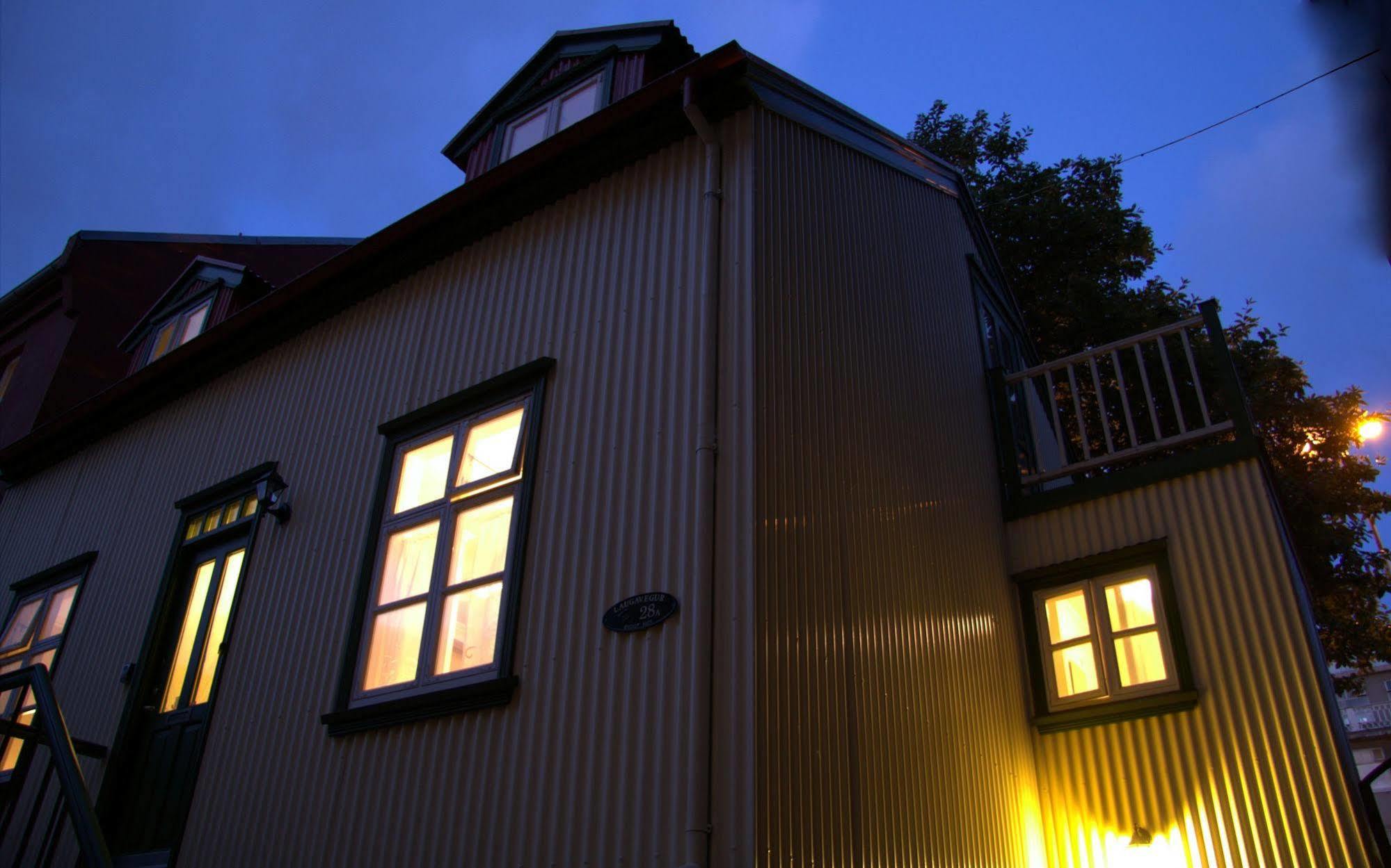 Grettir Guesthouse Рейкьявик Экстерьер фото