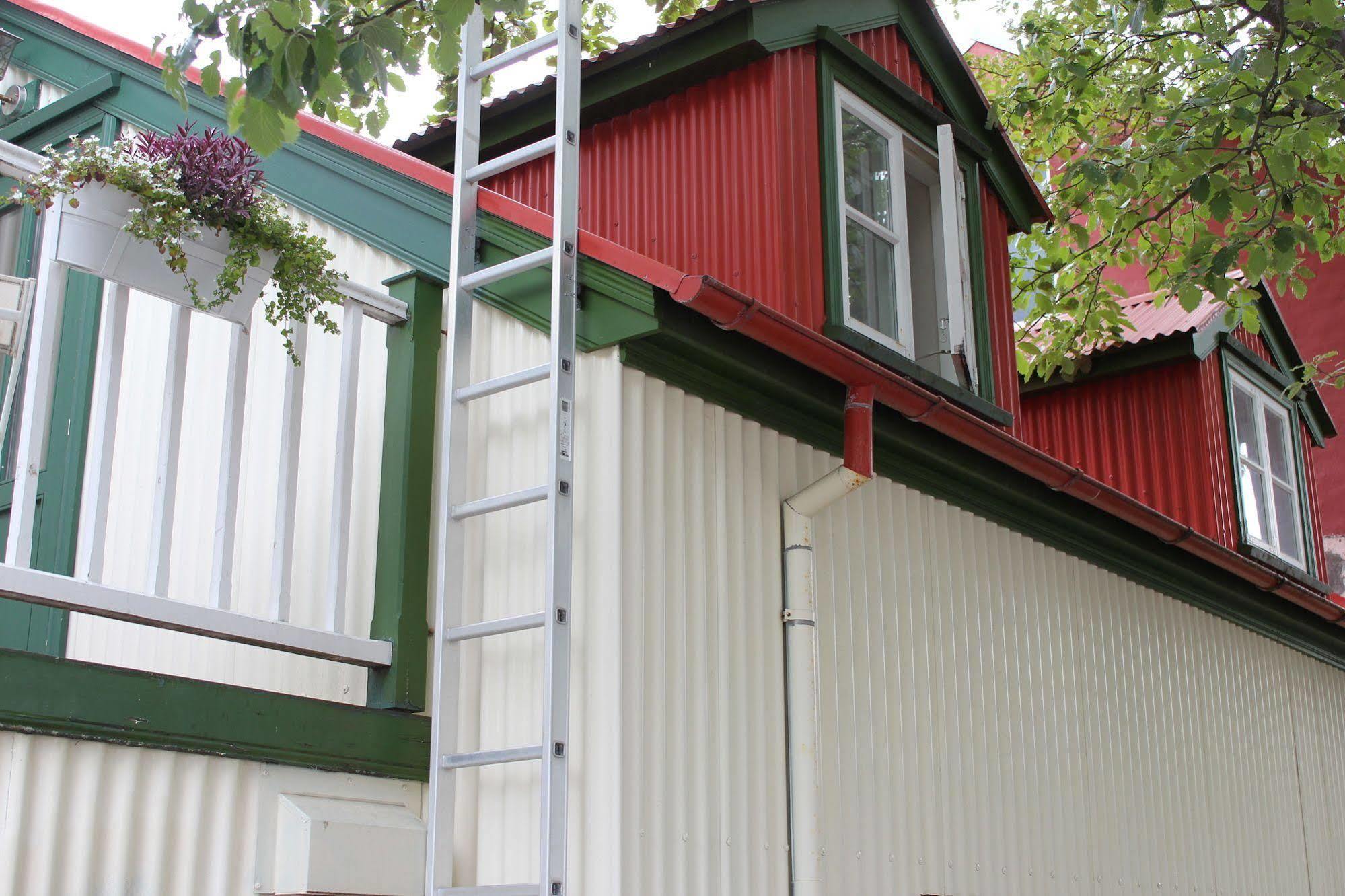 Grettir Guesthouse Рейкьявик Экстерьер фото